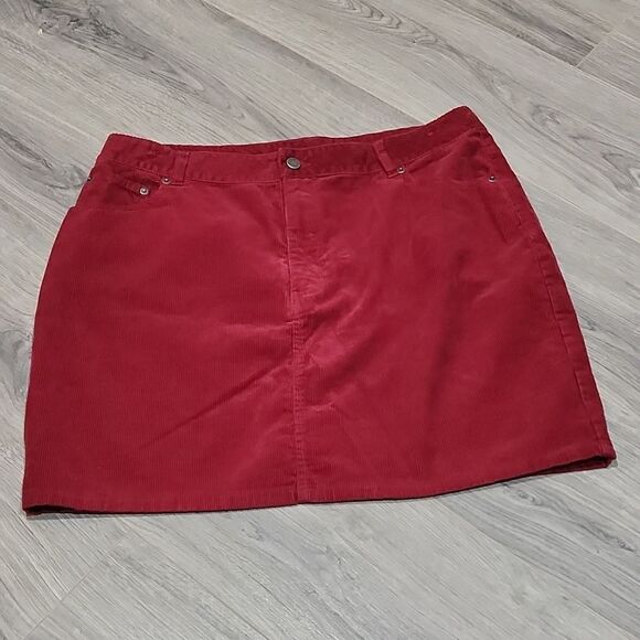 NWOT ASOS Burgundy Mini Corduroy Skirt - Picture 1 of 4